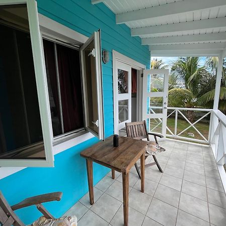 Waves Villa Guesthouse Kingstown Ngoại thất bức ảnh