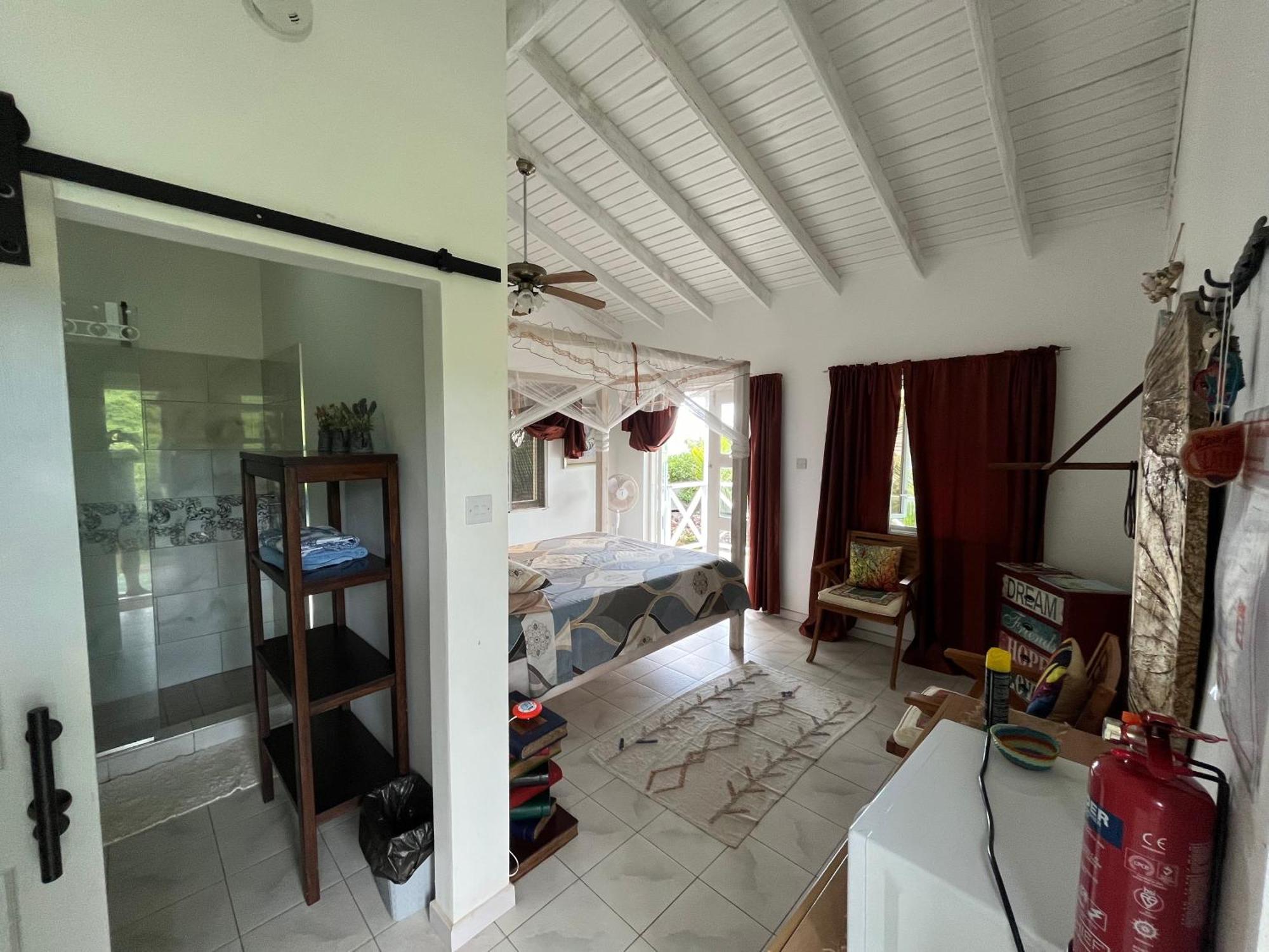 Waves Villa Guesthouse Kingstown Ngoại thất bức ảnh