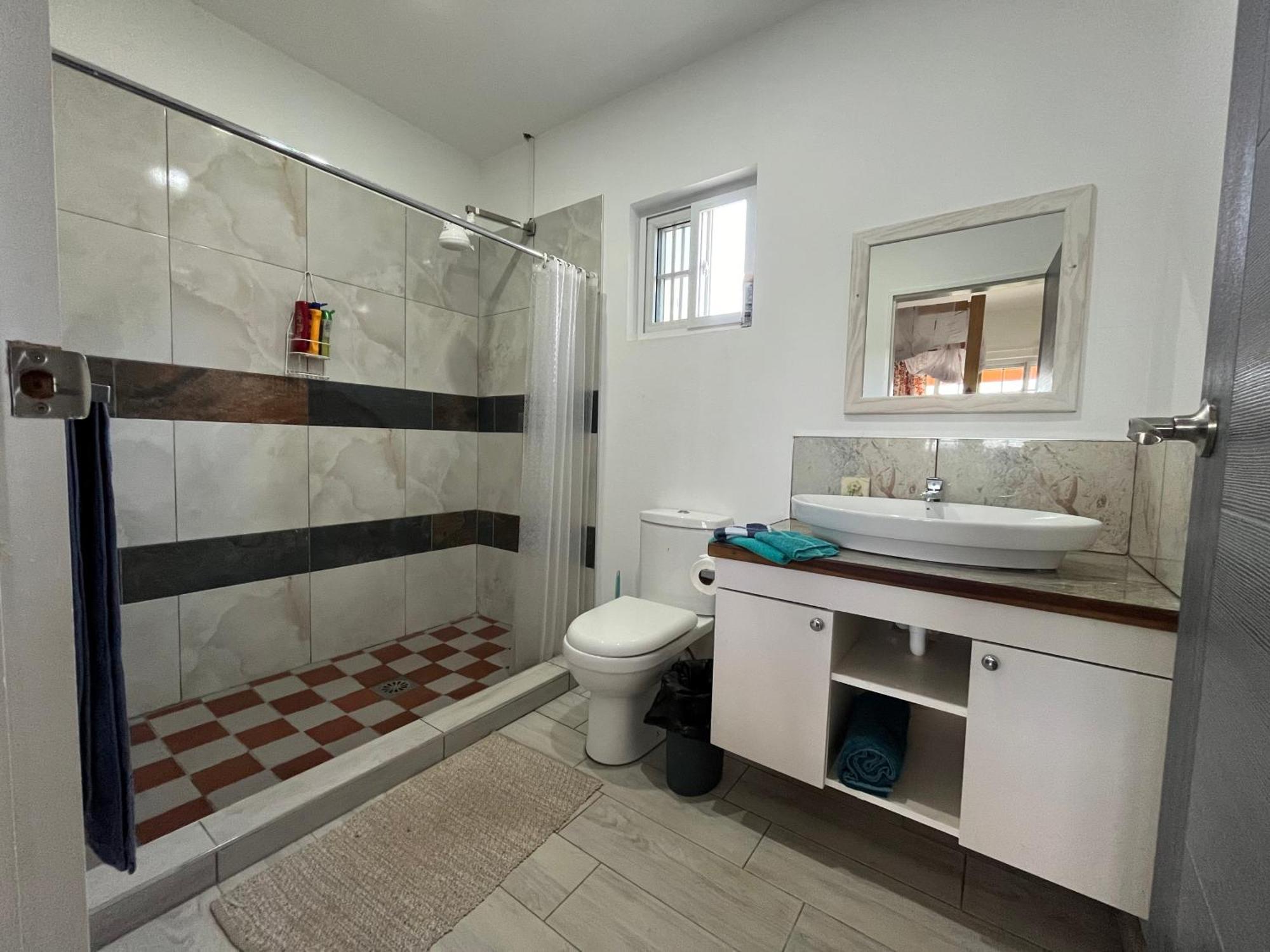 Waves Villa Guesthouse Kingstown Ngoại thất bức ảnh