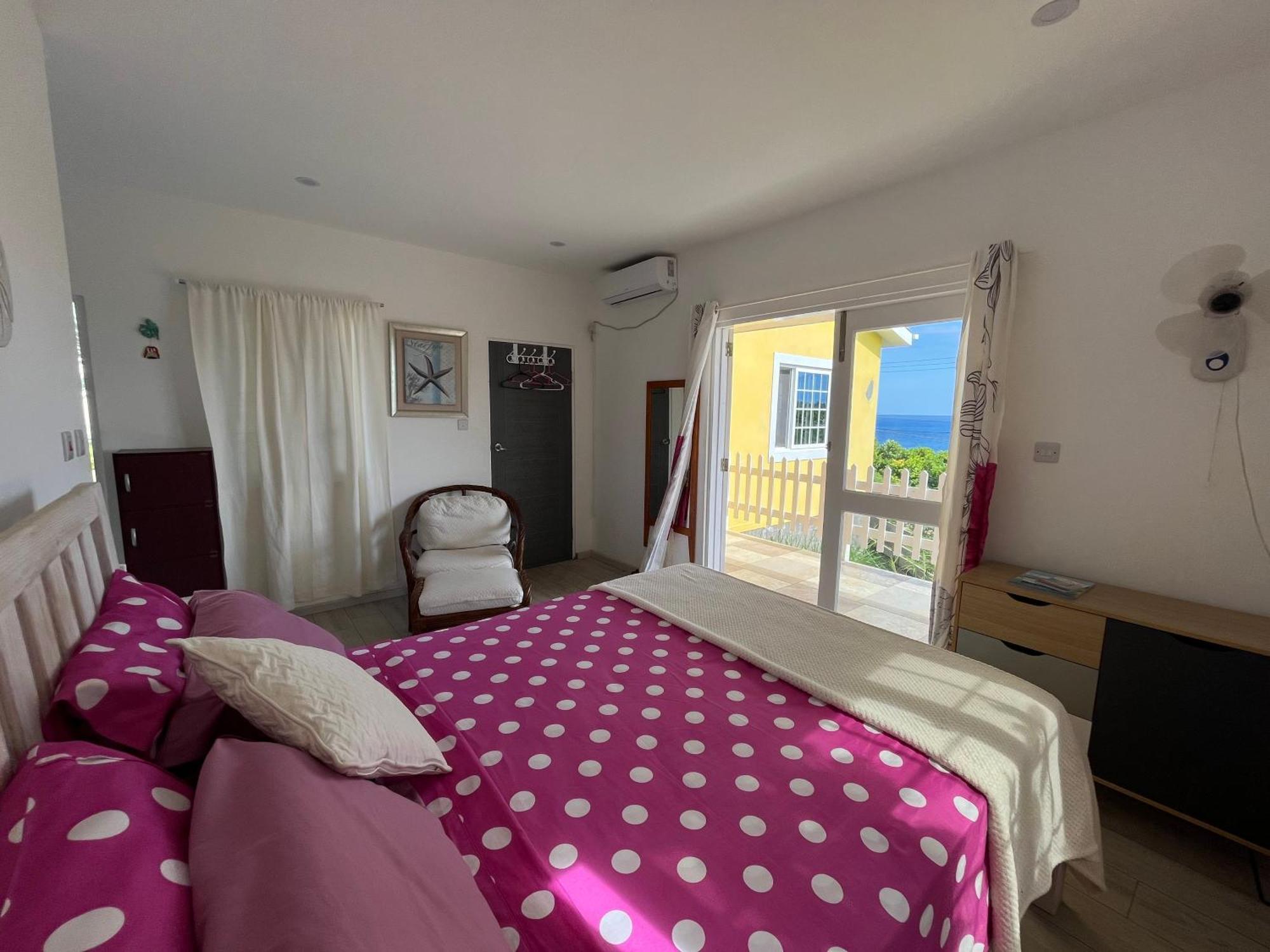 Waves Villa Guesthouse Kingstown Ngoại thất bức ảnh