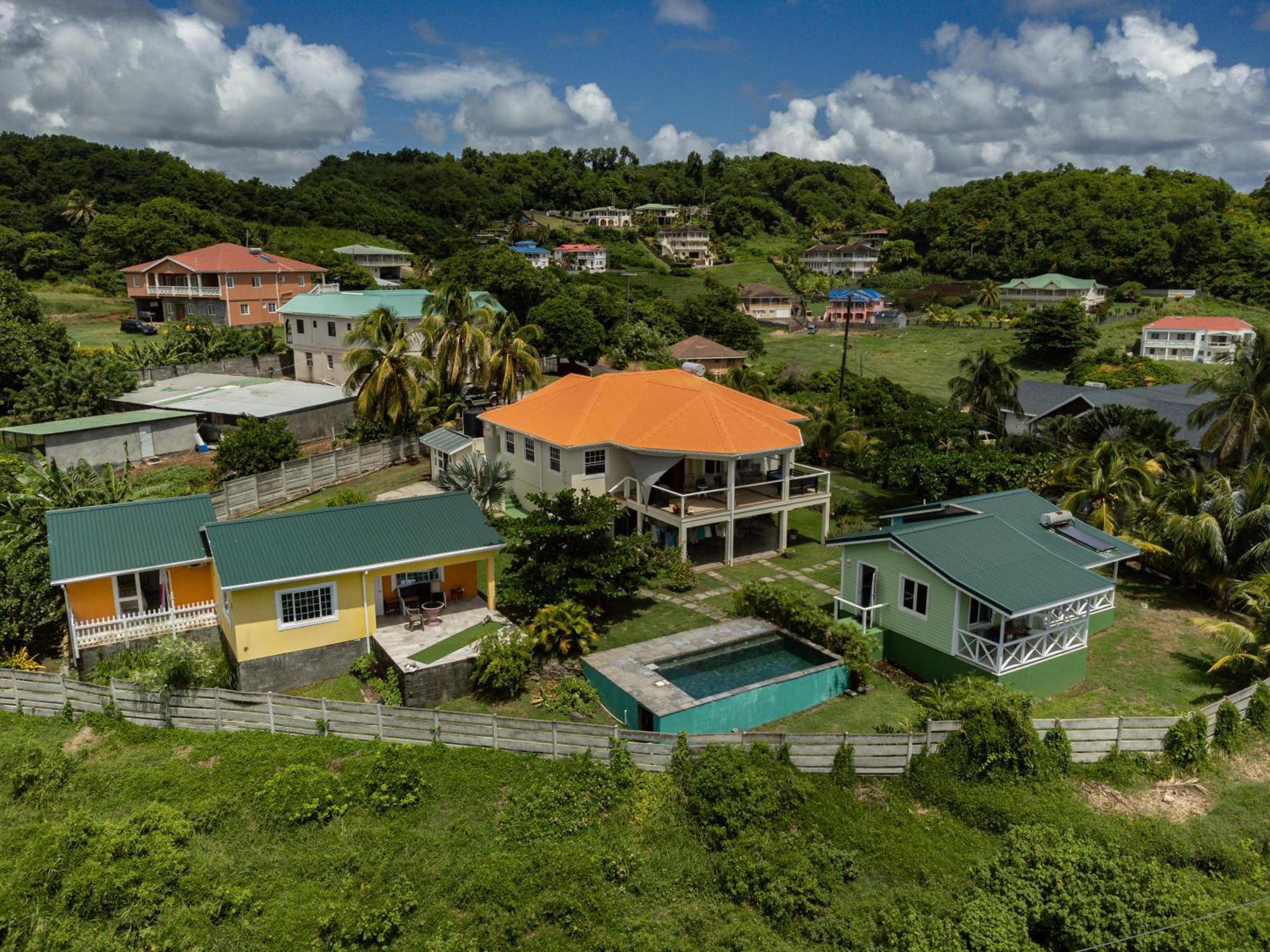 Waves Villa Guesthouse Kingstown Ngoại thất bức ảnh