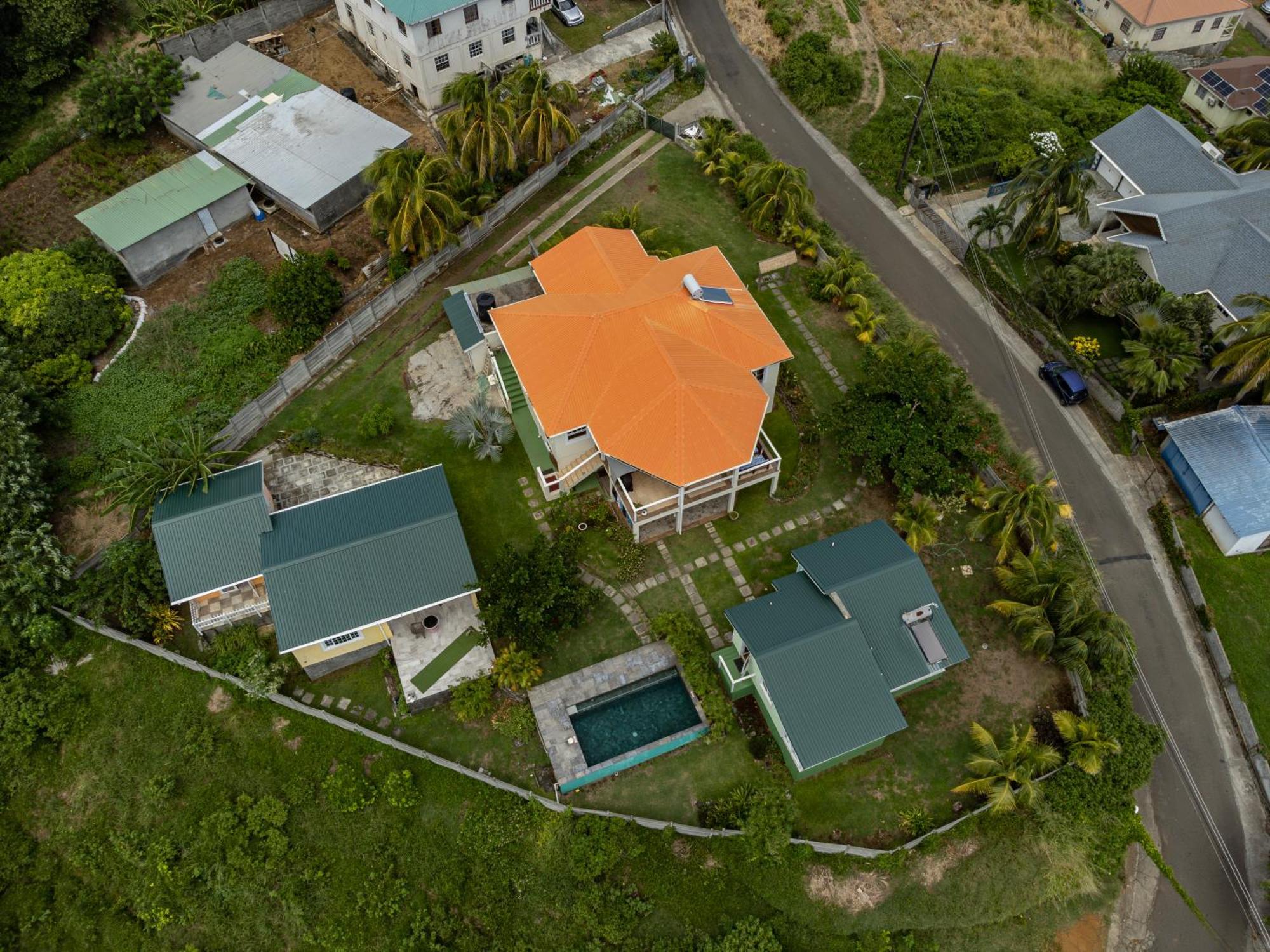 Waves Villa Guesthouse Kingstown Ngoại thất bức ảnh