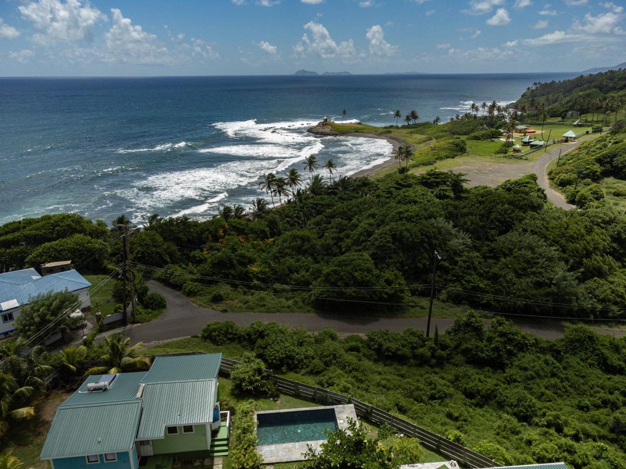 Waves Villa Guesthouse Kingstown Ngoại thất bức ảnh