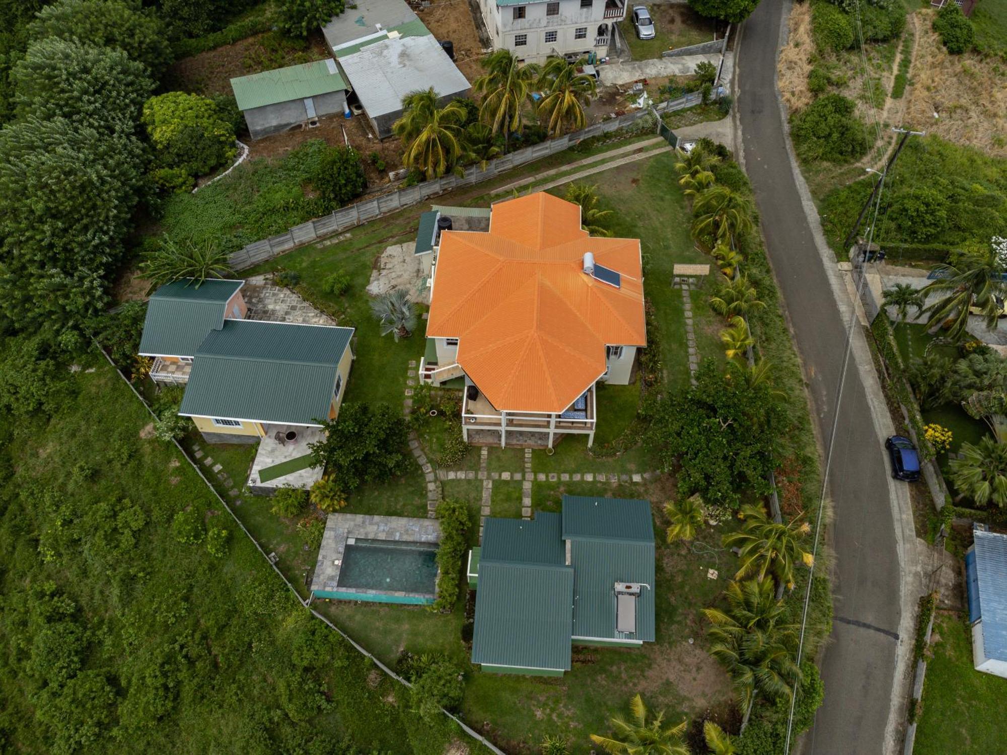 Waves Villa Guesthouse Kingstown Ngoại thất bức ảnh