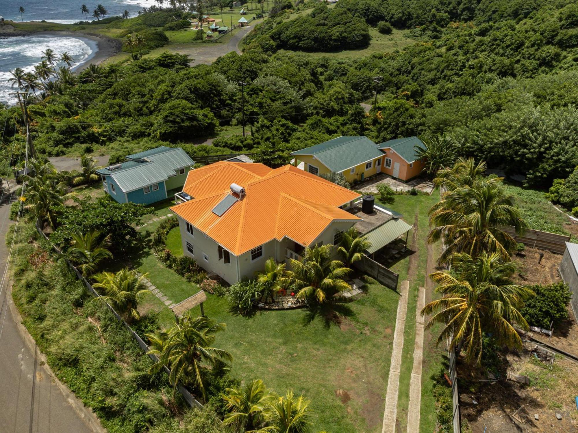 Waves Villa Guesthouse Kingstown Ngoại thất bức ảnh