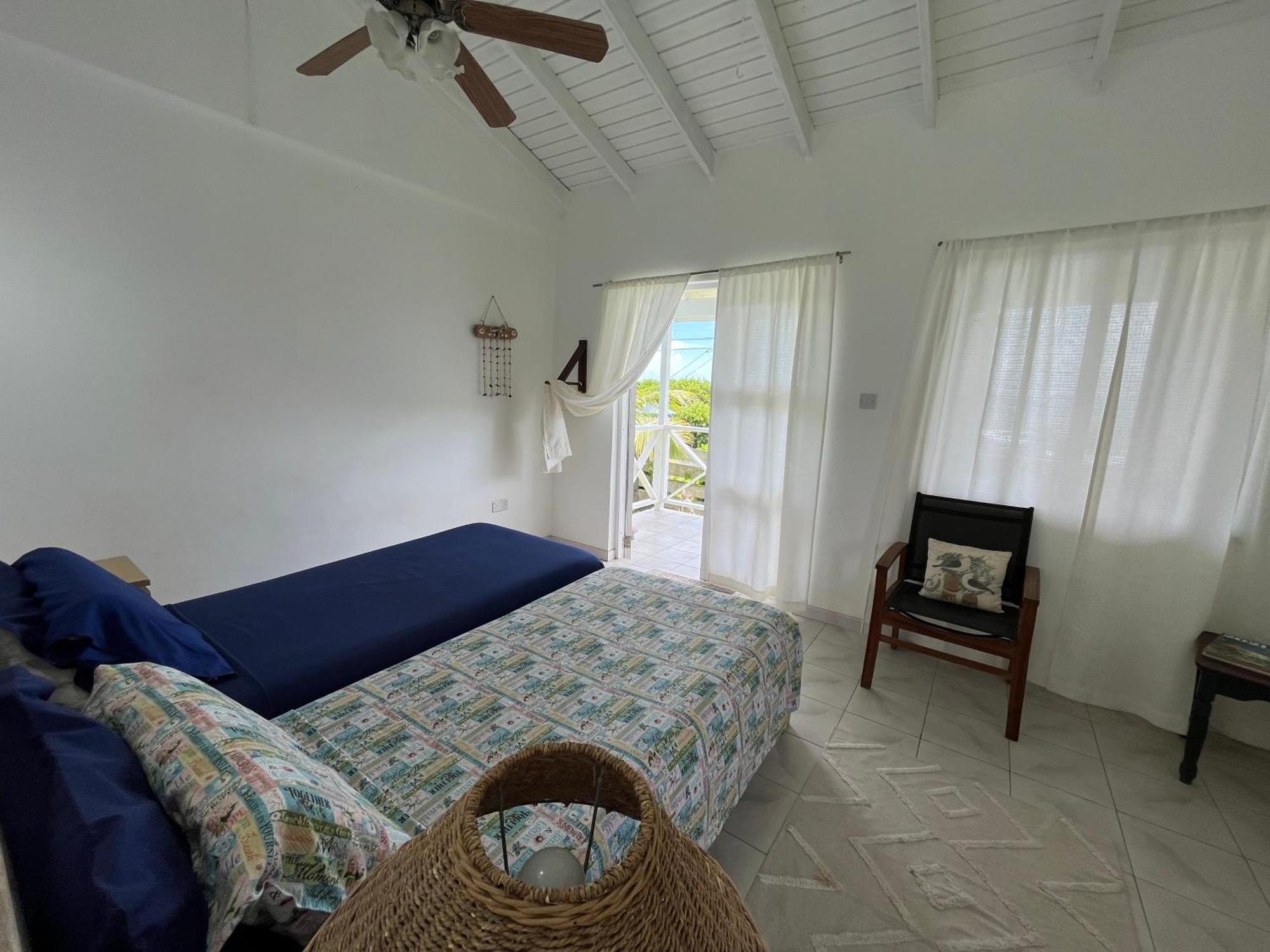 Waves Villa Guesthouse Kingstown Ngoại thất bức ảnh